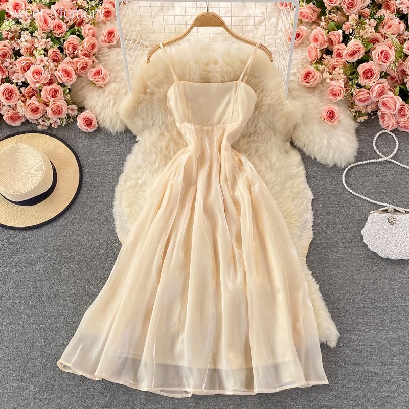 Party Dresses M357 Sexy Lady Thin Suspender Prom Girl Summer Dress Female Lace Seaside Holiday Travel Fluffy Gauze Cocktail Robe, Purple
Party Dresses M357 Sexy Lady Thin Suspender Prom Girl Summer Dress Female Lace Seaside Holiday Travel Fluffy Gauze Cocktail Robe, Purple