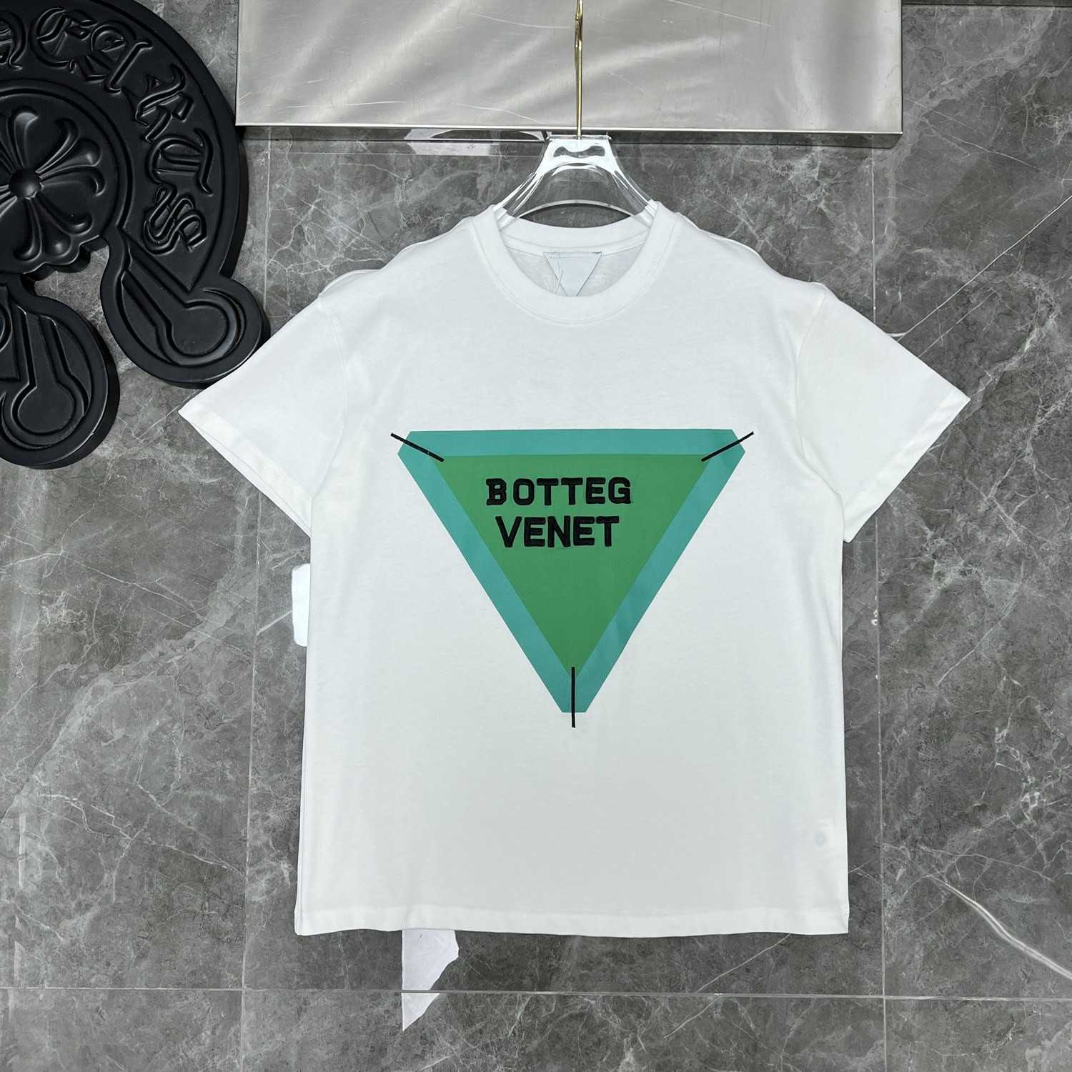 High Edition Front Printed Triangle Embroidered Short Sleeve T-shirt Women Cotton Blouse, White
High Edition Front Printed Triangle Embroidered Short Sleeve T-shirt Women Cotton Blouse, White