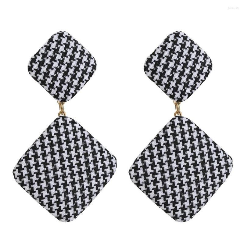 Dangle Earrings Elegant 4 Colors Houndstooth Plaid Fabric Round Square Geometric For Women Girls Cloth Jewelry Accessories Gift
Dangle Earrings Elegant 4 Colors Houndstooth Plaid Fabric Round Square Geometric For Women Girls Cloth Jewelry Accessories Gift