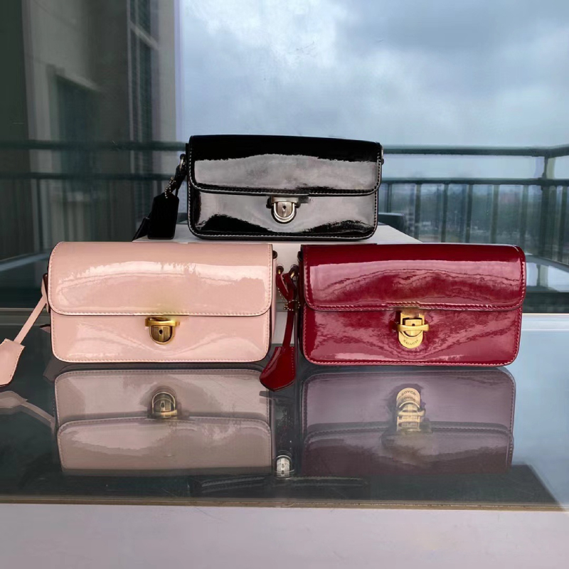 co Luxurys Designers High quality crossbody bags Designers Women single shoulder Classic Style Fashion Lady Flip baguette bag message bags Bright surface, Burgundy
co Luxurys Designers High quality crossbody bags Designers Women single shoulder Classic Style Fashion Lady Flip baguette bag message bags Bright surface, Burgundy