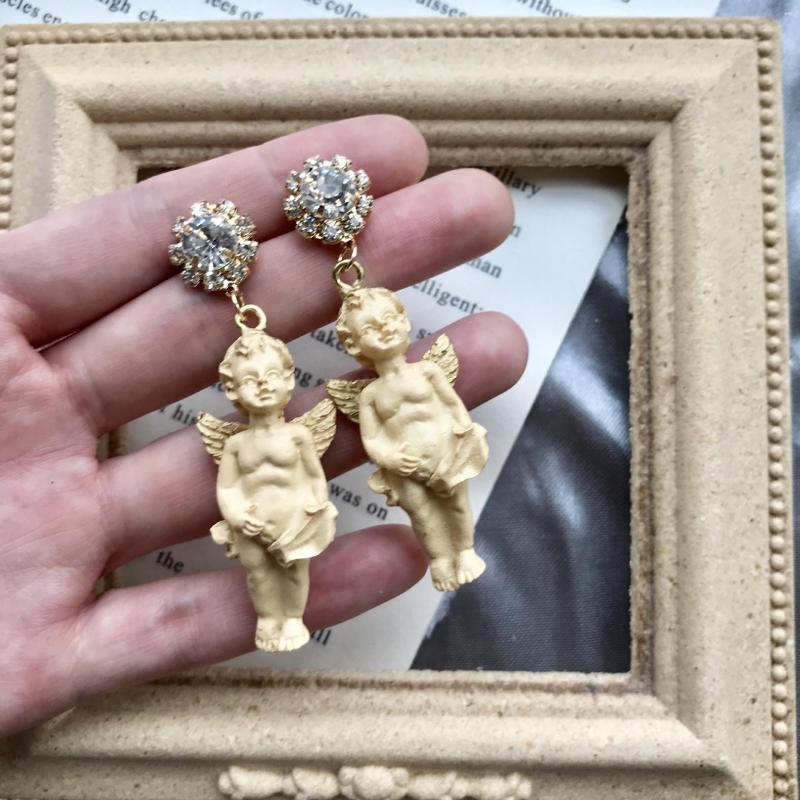Dangle Earrings Cute Embossed Angel Rhinestone INS Minimalist Normcore Retro Personality Fashion Creative Ear Jewelry Gift
Dangle Earrings Cute Embossed Angel Rhinestone INS Minimalist Normcore Retro Personality Fashion Creative Ear Jewelry Gift