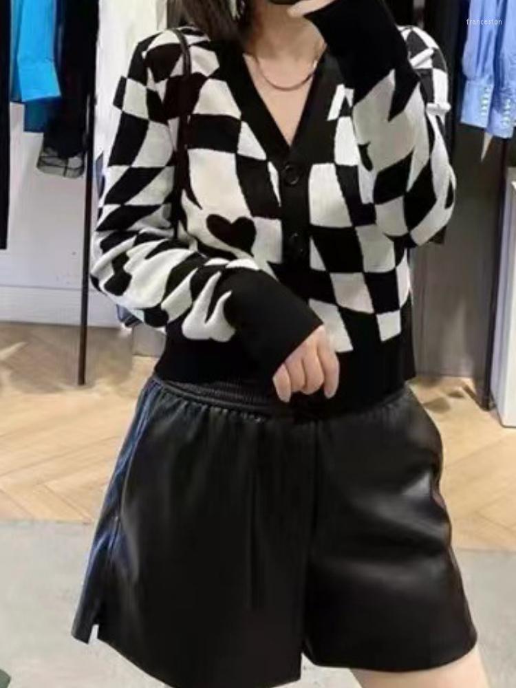 Women' Knits 2023 Prefall Plaid Hearts V-neck Knitwear Cardigan Coat Wool Women Sweater, Black
Women' Knits 2023 Prefall Plaid Hearts V-neck Knitwear Cardigan Coat Wool Women Sweater, Black