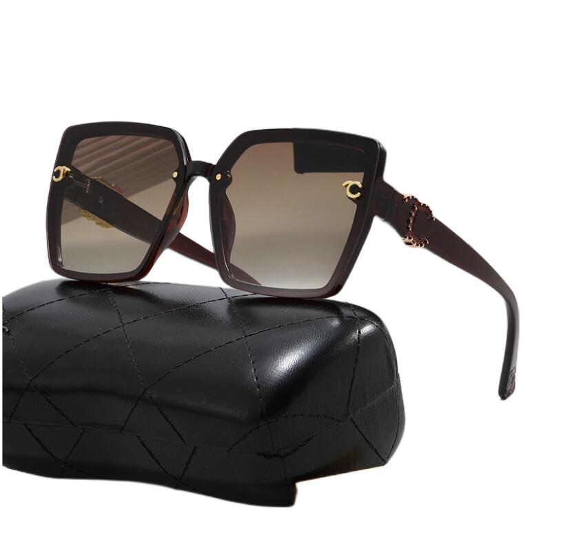 Designer Sunglasses For Women Men Fashion Style Square Frame Summer Polarized Sun Glasses Classic Retro 7 Colors Optional With Box
Designer Sunglasses For Women Men Fashion Style Square Frame Summer Polarized Sun Glasses Classic Retro 7 Colors Optional With Box