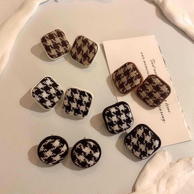 Stud Earrings 925 Silver Needle Thousand Bird Lattice Geometric Retro Studs Gentle Temperament Autumn And Winter Fashion Girl
Stud Earrings 925 Silver Needle Thousand Bird Lattice Geometric Retro Studs Gentle Temperament Autumn And Winter Fashion Girl