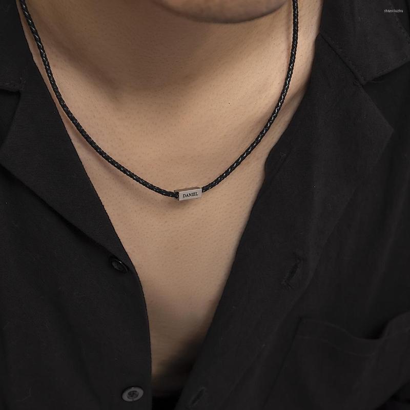 Chains Simple Leather Rope Short Necklace Men's Fashion Versatile Titanium Steel Pendant Clavicle Chain
Chains Simple Leather Rope Short Necklace Men's Fashion Versatile Titanium Steel Pendant Clavicle Chain