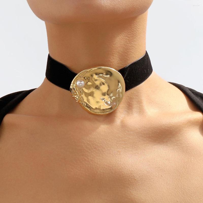Choker Retro Round Neckchain Women's Sexy Exaggerated Geometric Necklace Metallic Style Creative Fleece
Choker Retro Round Neckchain Women's Sexy Exaggerated Geometric Necklace Metallic Style Creative Fleece