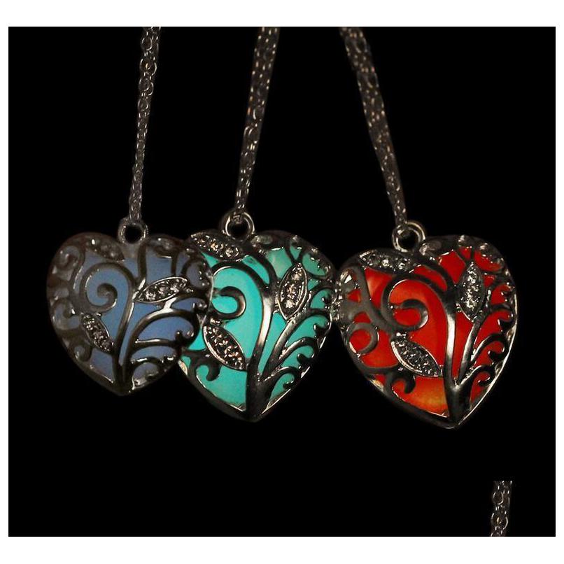 Pendant Necklaces Mix Colors Novelty Luminous Heart Shape Necklace Glowing In The Dark Charms Fashion Jewelry For Women Drop Dhgarden Dhcyc
Pendant Necklaces Mix Colors Novelty Luminous Heart Shape Necklace Glowing In The Dark Charms Fashion Jewelry For Women Drop Dhgarden Dhcyc