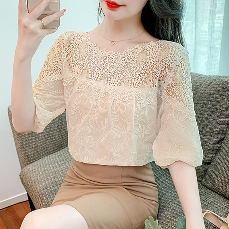 Women' Blouses Summer Embroidery Lace Top Loose Casual Crochet White Shirt Patchwork Short Sleeve Women Blouse
Women' Blouses Summer Embroidery Lace Top Loose Casual Crochet White Shirt Patchwork Short Sleeve Women Blouse