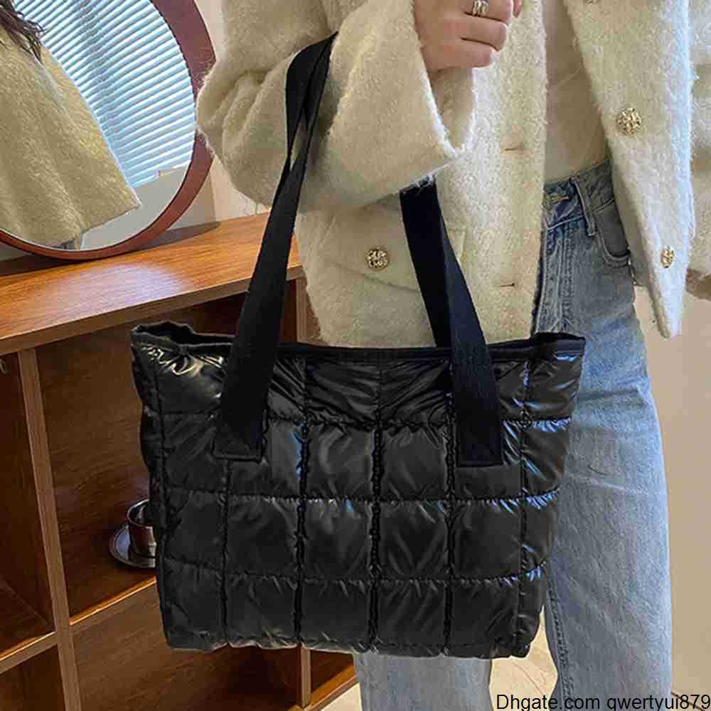 qwertyui879 Dome Cameras Women's Handbags Fall/winter 2023 New Fashion Retro Rhombus Space Cotton Suit Shoulder Bags Large Capacity Shopping Tote Bags 413SMT, Black-40x10x27 cm
qwertyui879 Dome Cameras Women's Handbags Fall/winter 2023 New Fashion Retro Rhombus Space Cotton Suit Shoulder Bags Large Capacity Shopping Tote Bags 413SMT, Black-40x10x27 cm