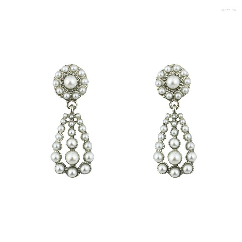 Dangle Earrings Pearl Drop Shaped Europe And The United States Retro Niche Design Simple Atmosphere Versatile Female
Dangle Earrings Pearl Drop Shaped Europe And The United States Retro Niche Design Simple Atmosphere Versatile Female