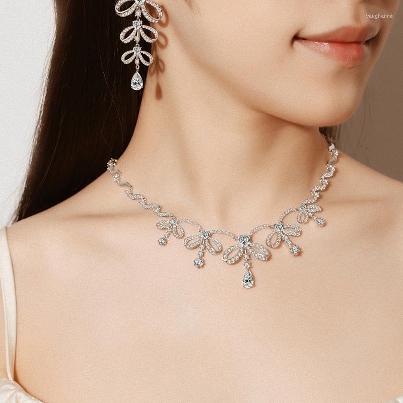 Necklace Earrings Set Hight Grade Bowknot Jewelry Exquisite Splicing Pendant Elegant Wedding Long Drop For Women Engagement Gift, Picture shown
Necklace Earrings Set Hight Grade Bowknot Jewelry Exquisite Splicing Pendant Elegant Wedding Long Drop For Women Engagement Gift, Picture shown