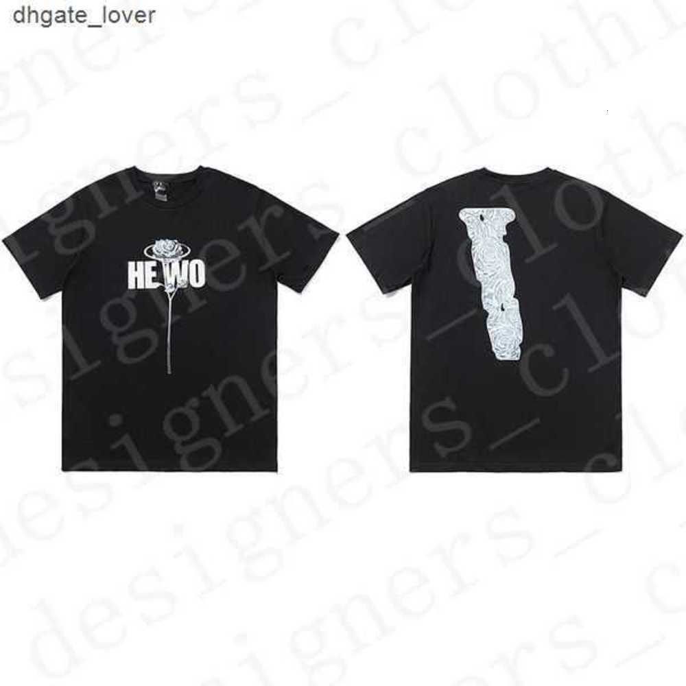 2023 Summer Mens t Shirt Designers Women Tshirts Loose Shorts Sleeve Tees Apparel Fashion Luxurys Tops Man Casual Shirts Street Polos Clothes vl Clothing7aie
2023 Summer Mens t Shirt Designers Women Tshirts Loose Shorts Sleeve Tees Apparel Fashion Luxurys Tops Man Casual Shirts Street Polos Clothes vl Clothing7aie