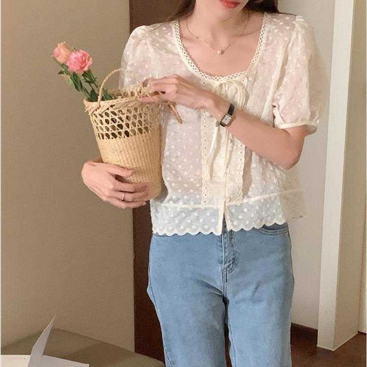 Korean Style Summer Micro Transparent Shirts Lace Stitching Silk Embroidery, Milky white
Korean Style Summer Micro Transparent Shirts Lace Stitching Silk Embroidery, Milky white