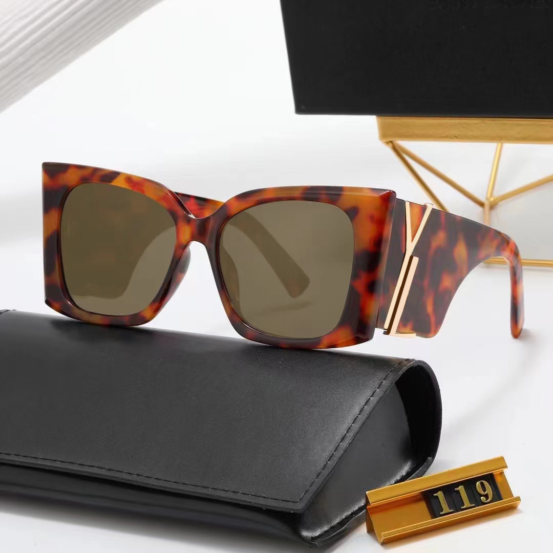 Womens Luxury Sunglasses Classic Metallic letter Designer Sunglass Outdoor Travel Beach Sun Protection Glasses 7 Colors With box
Womens Luxury Sunglasses Classic Metallic letter Designer Sunglass Outdoor Travel Beach Sun Protection Glasses 7 Colors With box