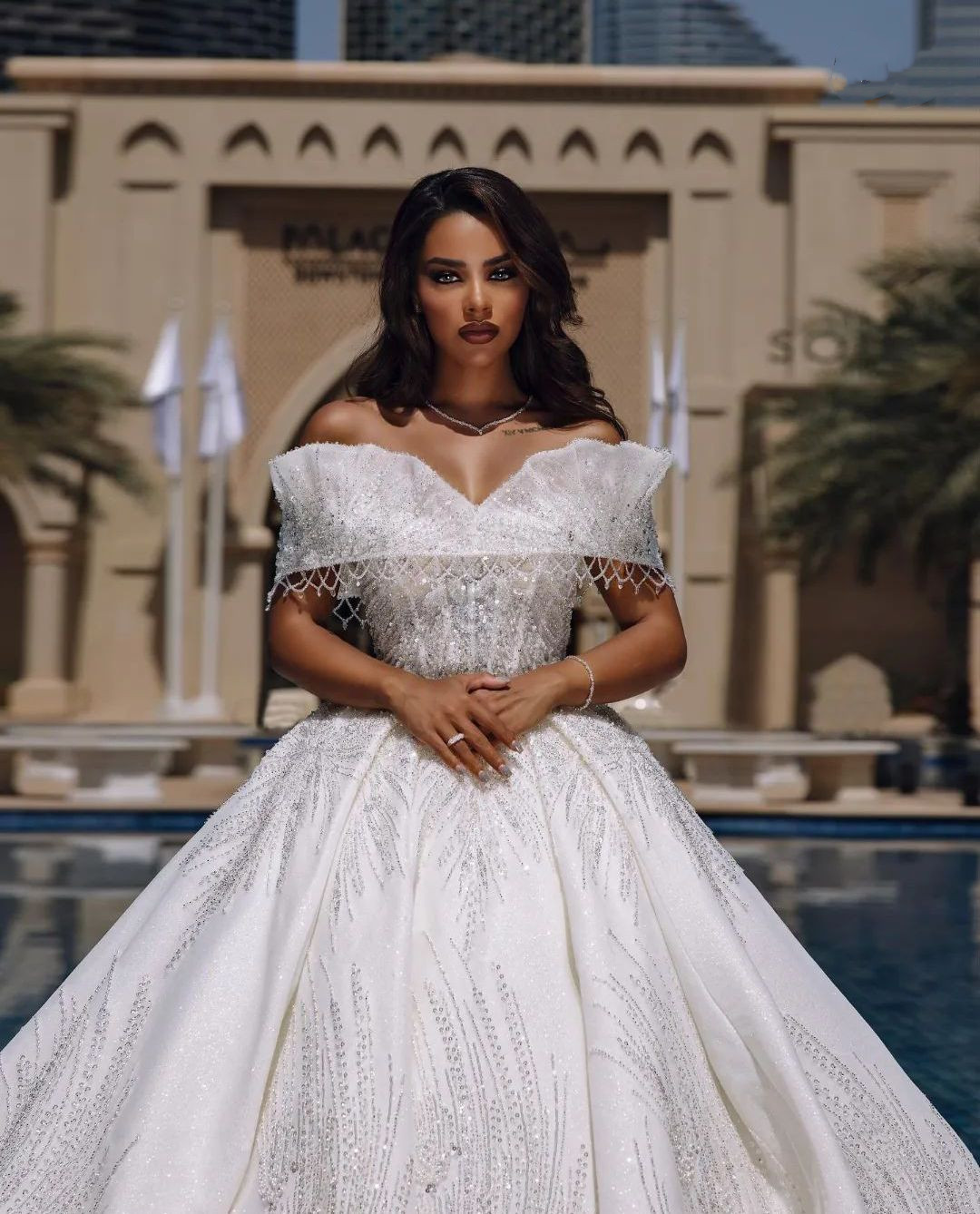 Luxury Ball Gown Wedding Dresses Sleeveless V Neck Off Shoulder Sequins Appliques Ruffles Bridal Gowns 3D Lace Formal Dress Plus Size Custom Made Vest