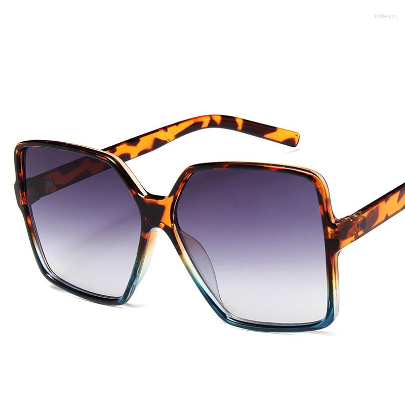 Sunglasses Fashion Women Oversize Gradient Plastic Brand Designer Female Big Sun Glasses Ladies UV400 Shades
Sunglasses Fashion Women Oversize Gradient Plastic Brand Designer Female Big Sun Glasses Ladies UV400 Shades