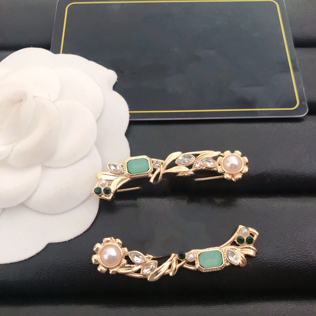 Luxury Designer Letter Brooches 18K Gold Plated Pins Stainless Steel Women Gemstone Pearl Brooch Charm Suit Pin Marry Wedding Party Gift Jewelry Accessorie
Luxury Designer Letter Brooches 18K Gold Plated Pins Stainless Steel Women Gemstone Pearl Brooch Charm Suit Pin Marry Wedding Party Gift Jewelry Accessorie