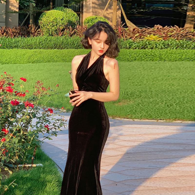 Casual Dresses Handmade Retro Temperament Fashion Elegant Party Wedding Velvet Halter Dress Female Sexy Backpack Hip Fishtail Long Skirt, Black
Casual Dresses Handmade Retro Temperament Fashion Elegant Party Wedding Velvet Halter Dress Female Sexy Backpack Hip Fishtail Long Skirt, Black