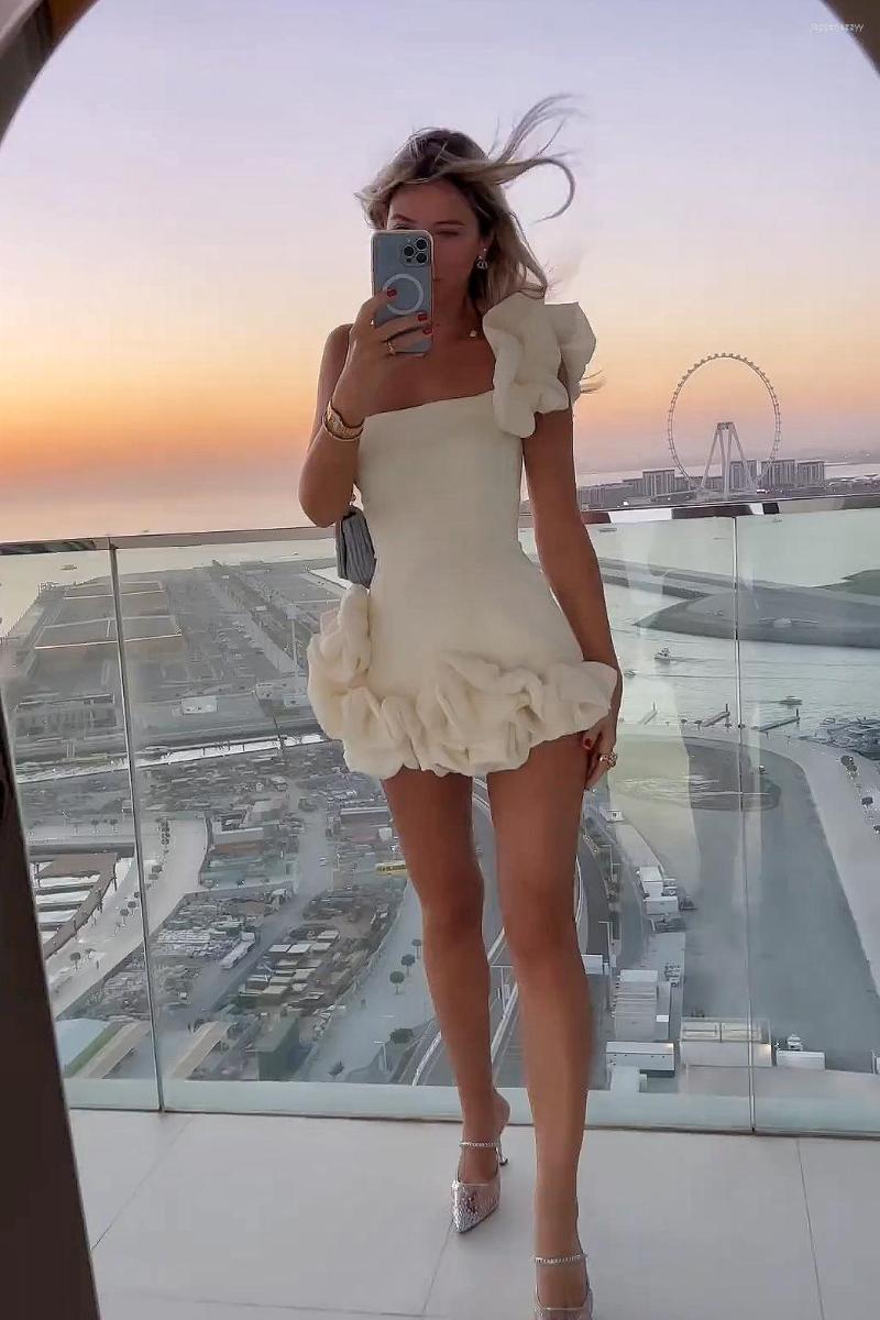 Casual Dresses 2023 Summer Women' Ruffled Three-Dimensional Bud Waist Dress Sexy One-Shoulder Tube Top Hip Skirt, White
Casual Dresses 2023 Summer Women' Ruffled Three-Dimensional Bud Waist Dress Sexy One-Shoulder Tube Top Hip Skirt, White