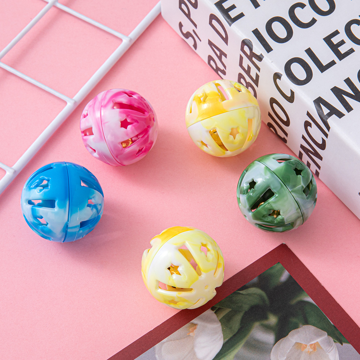 Halloween Pet toy ball wholesale, foreign trade, cat colored plastic, double color ball, bell ball, dog toy supplies