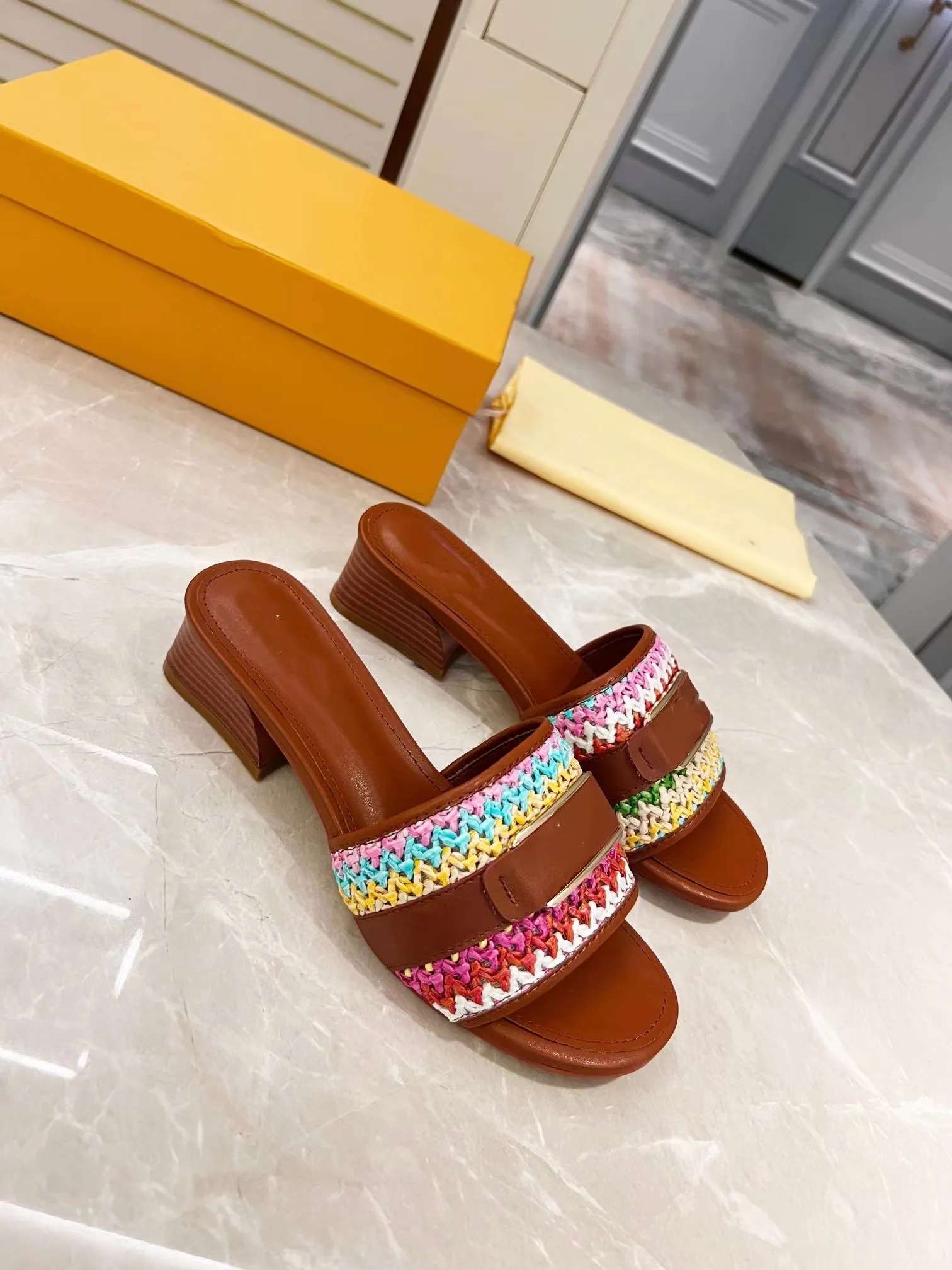 2023 New Sandals leather slingback High Heels Summer Casual women's slippers versatile, Blue 
2023 New Sandals leather slingback High Heels Summer Casual women's slippers versatile, Blue