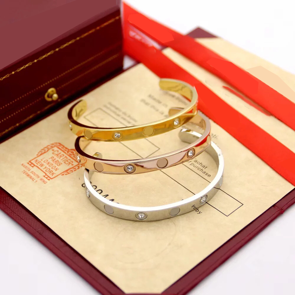 Top quality 316L stainless steel charm bracelet in three colors plated for women wedding jewelry have box stamp
Top quality 316L stainless steel charm bracelet in three colors plated for women wedding jewelry have box stamp