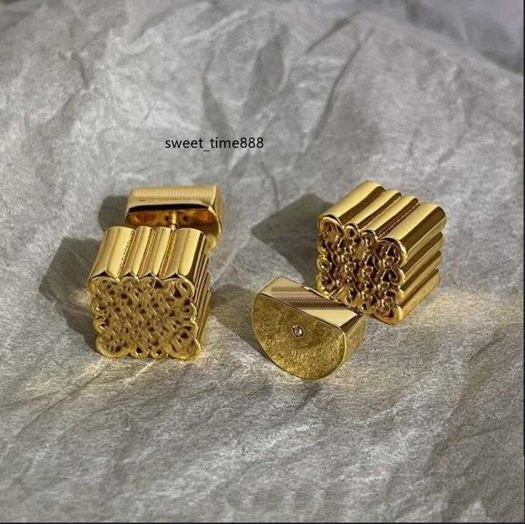 New Fashion Anagram pendant necklace asymmetric women retro earrings brass 18K gold plated ear stud hoop ladies Designer Jewelry LOE-101
New Fashion Anagram pendant necklace asymmetric women retro earrings brass 18K gold plated ear stud hoop ladies Designer Jewelry LOE-101