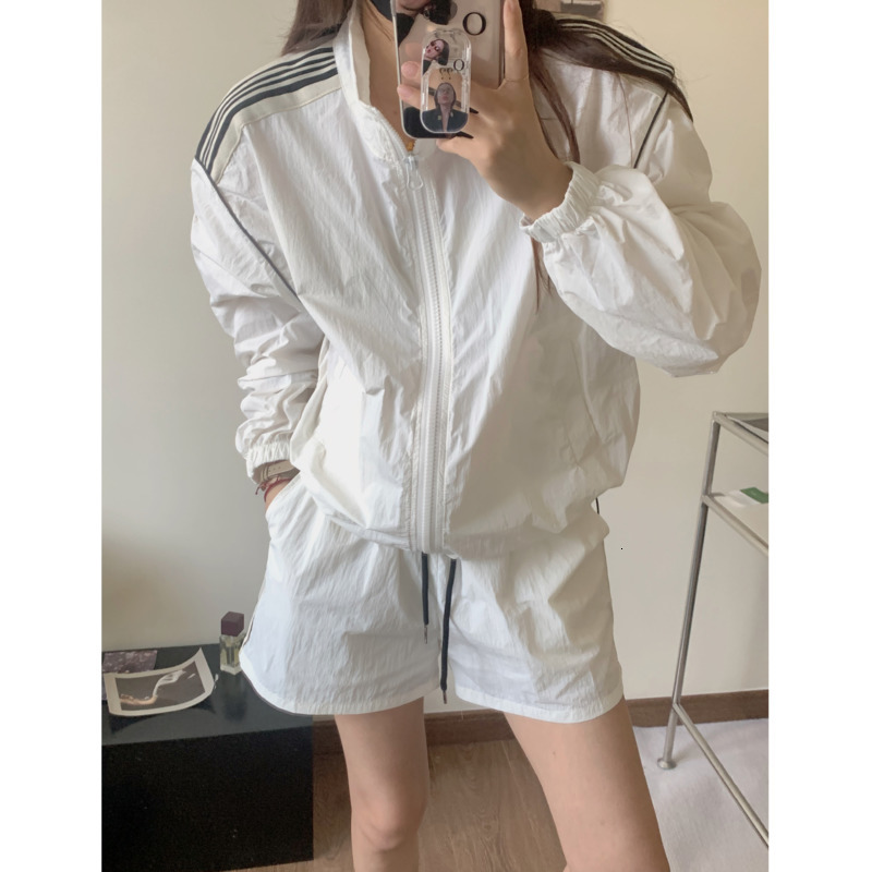 Women s Two Piece Pants Korean Style Casual Sports Set For Spring Summer Shorts Loose Fitting Jacket 230414, White two piece set
Women s Two Piece Pants Korean Style Casual Sports Set For Spring Summer Shorts Loose Fitting Jacket 230414, White two piece set