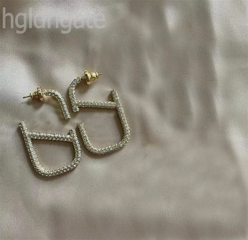 Zircons plated gold earrings diamonds designer earrings crystals studs round alloys fun hiphop letter gift iced out cute holiday luxury earring lover ZB031 F23
Zircons plated gold earrings diamonds designer earrings crystals studs round alloys fun hiphop letter gift iced out cute holiday luxury earring lover ZB031 F23