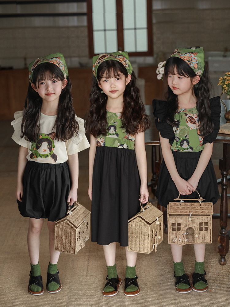 Girl's Dresses 2023 Summer Girls' Classical Oil Painting Set Printed Dress with Spliced Flying Sleeve Short Top KneeLength 712y 230413, T shirt cd0144
Girl's Dresses 2023 Summer Girls' Classical Oil Painting Set Printed Dress with Spliced Flying Sleeve Short Top KneeLength 712y 230413, T shirt cd0144