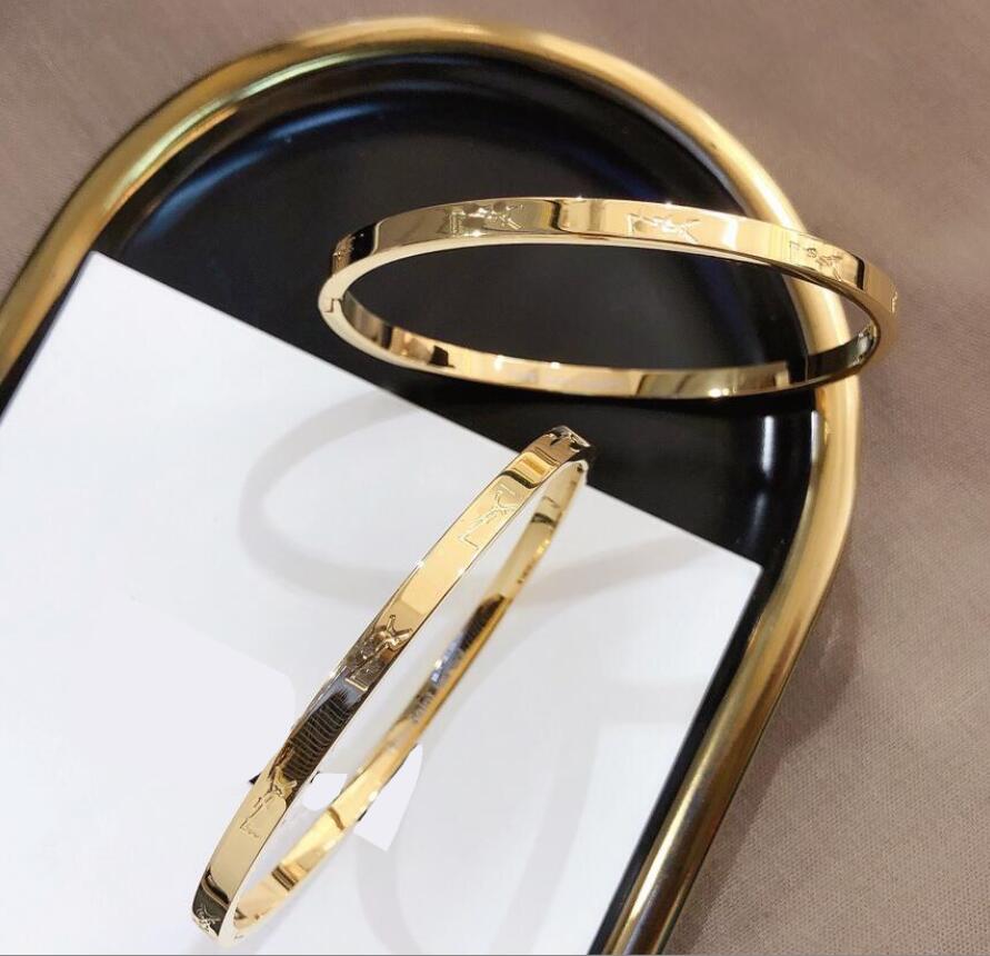 Individuality Women 18K Gold Plated Bracelet Top Quality Letter Brand Designer Metal Steel Seal Bracelets Hand Chain Girl Valentine's Day Jewelry Accessories
Individuality Women 18K Gold Plated Bracelet Top Quality Letter Brand Designer Metal Steel Seal Bracelets Hand Chain Girl Valentine's Day Jewelry Accessories