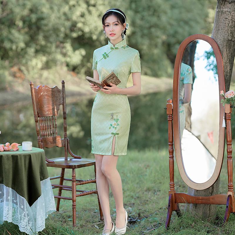 Ethnic Clothing Elegant Vintage Lace Floral Embroidery Qipao Chinese Style Clothes Women Retro Cheongsam Party Evening Dresses Vestidos
Ethnic Clothing Elegant Vintage Lace Floral Embroidery Qipao Chinese Style Clothes Women Retro Cheongsam Party Evening Dresses Vestidos