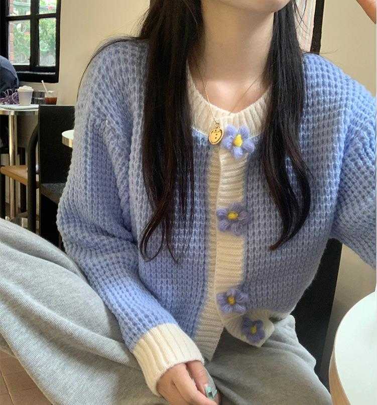 Korean Chic Fresh Sweet Sweater Blue And White Color Matching Round Neck Three, Blue2
Korean Chic Fresh Sweet Sweater Blue And White Color Matching Round Neck Three, Blue2