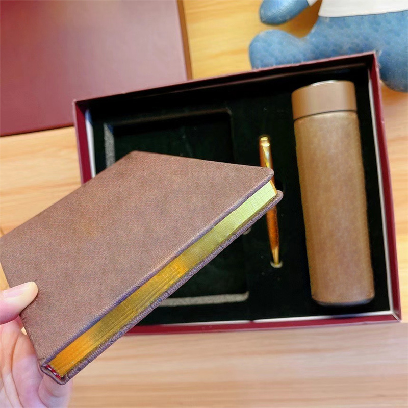Designer Tumblers Sets Pen and Notebook 3 in 1 Kit PU Leather Water Cup 500ml Stainless Steel Vacuum Cup Mug Intelligent Temperature With Gift Box Dri