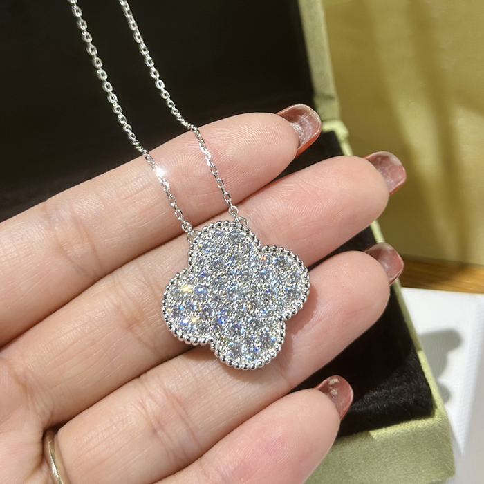 four leaf clover necklace Natural Shell Gemstone 925 silver designer for woman T0P Advanced Materials crystal classic style jewelry exquisite gift with box 007
four leaf clover necklace Natural Shell Gemstone 925 silver designer for woman T0P Advanced Materials crystal classic style jewelry exquisite gift with box 007