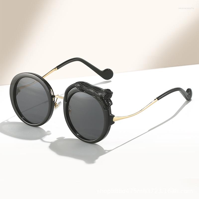 Sunglasses 2023 Round Frame Women Design Leopard Sun Glasses Vintage Female Eyewear Male UV400
Sunglasses 2023 Round Frame Women Design Leopard Sun Glasses Vintage Female Eyewear Male UV400