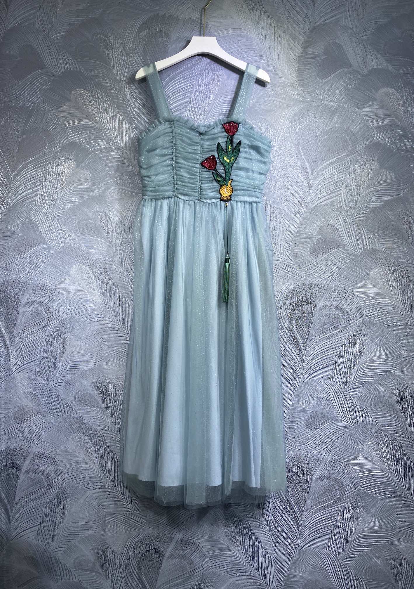 Sling Dress with Open Back Embroidered Beaded Pendant Mesh Wrap Waist Large Swing Princess Style Suspended Dress 2023 Summer, Light cyan
Sling Dress with Open Back Embroidered Beaded Pendant Mesh Wrap Waist Large Swing Princess Style Suspended Dress 2023 Summer, Light cyan