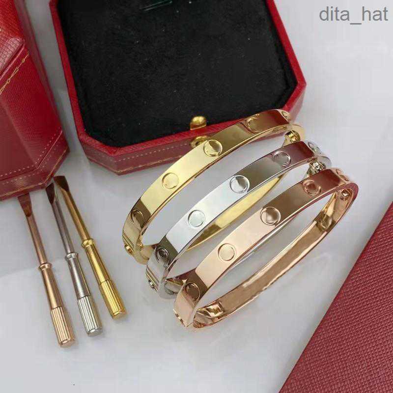 High end luxury screwdriver love bracelet Fashion unisex cuff bracelet 316L stainless steel plated 18K gold jewelry
High end luxury screwdriver love bracelet Fashion unisex cuff bracelet 316L stainless steel plated 18K gold jewelry