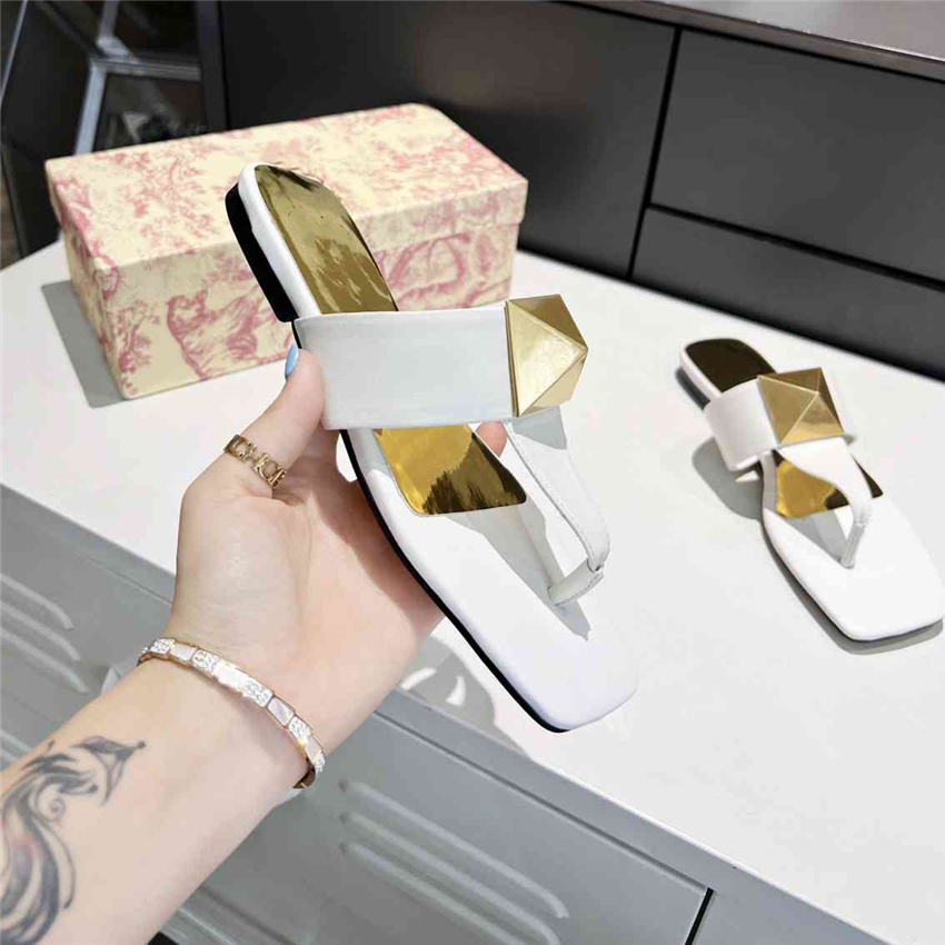 Fashion Slippers 2023 Valentinoity Luxury Design Summer Men and Women Flat Shoes Thick Sole Leather Rubber Letter Logo Casual Cartoon Slippers 07-04
Fashion Slippers 2023 Valentinoity Luxury Design Summer Men and Women Flat Shoes Thick Sole Leather Rubber Letter Logo Casual Cartoon Slippers 07-04