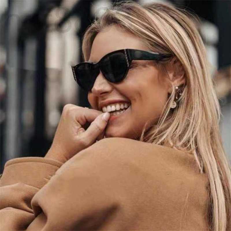 Sunglasses Designer Chic Oval Cat's Eyes Small for Women Sun glasses 9P72
Sunglasses Designer Chic Oval Cat's Eyes Small for Women Sun glasses 9P72