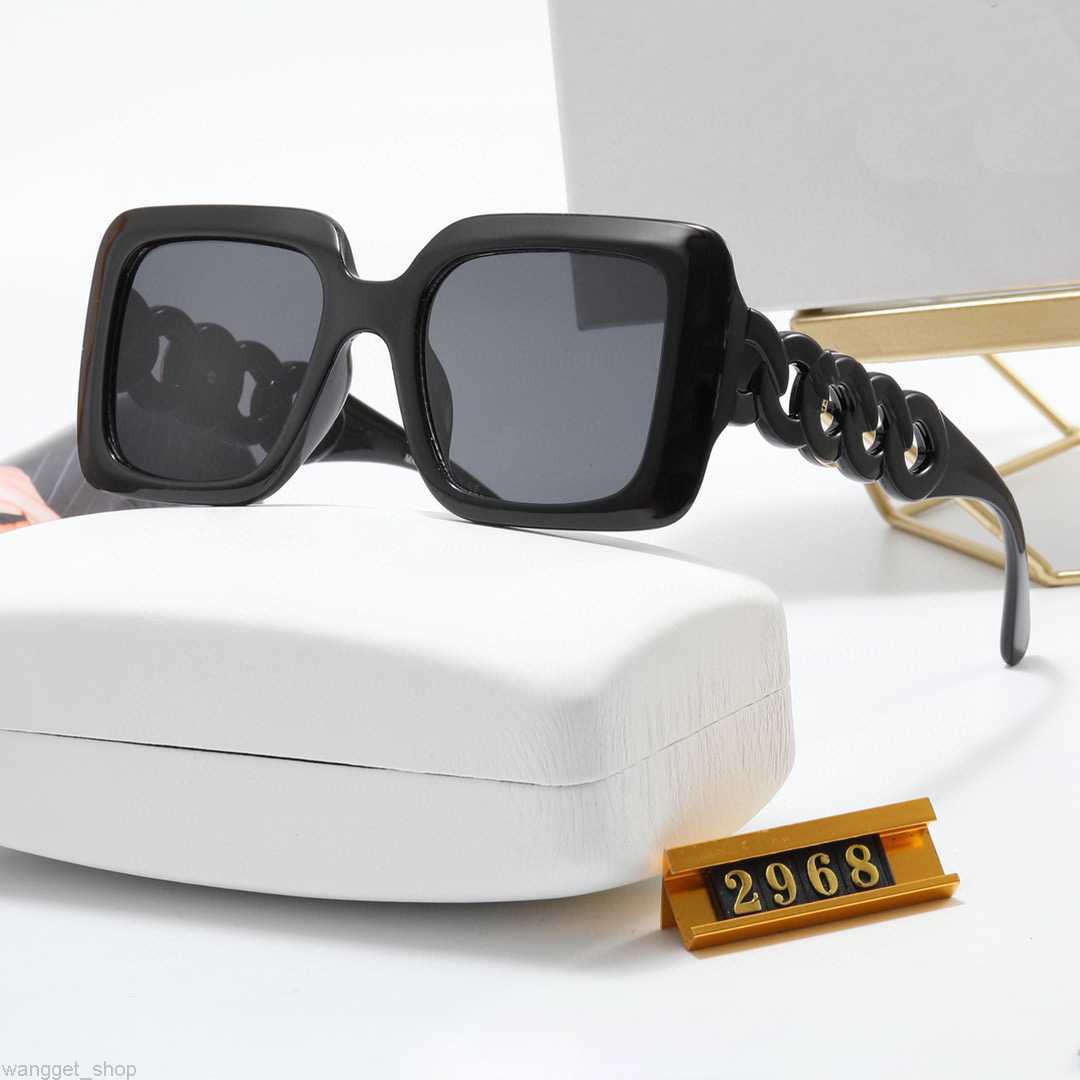 2023 Fashion Luxury Mens Womens Hot Designer Sunglasses for Men Woman Vintage Square Matte Frame Letter Printed Film Glasses Trend Leisure glass
2023 Fashion Luxury Mens Womens Hot Designer Sunglasses for Men Woman Vintage Square Matte Frame Letter Printed Film Glasses Trend Leisure glass
