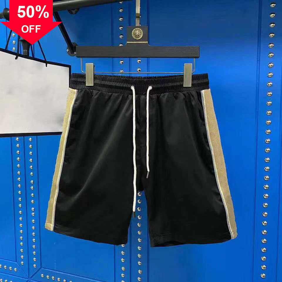 Shorts 2024 Mens Designers Summer Men Beach Pants Casual Designer Short Fashion Quick Drying Black and White Asian SizeS to 2XL Size
Shorts 2024 Mens Designers Summer Men Beach Pants Casual Designer Short Fashion Quick Drying Black and White Asian SizeS to 2XL Size