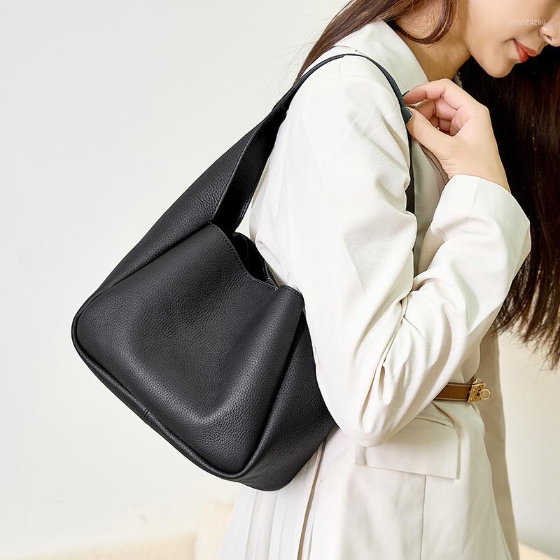Evening Bags Genuine Leather Women 'S Bag Commuter Shoulder First Layer Cowhide Bucket Vegetable Basket 2023 Niche Underarm, Ld0506-11
Evening Bags Genuine Leather Women 'S Bag Commuter Shoulder First Layer Cowhide Bucket Vegetable Basket 2023 Niche Underarm, Ld0506-11