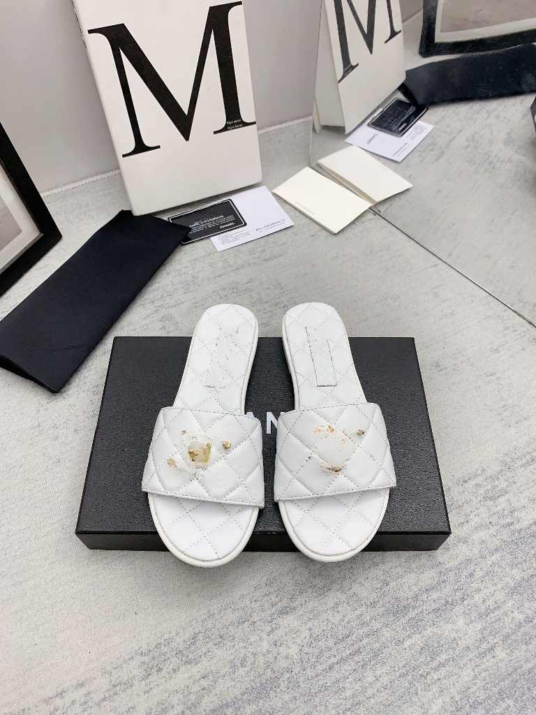 2023 s designer summer women slippers, luxury brand genuine leather flat shoes, black, white and khaki colors available comfortable and fashionable beach scuffs sli
2023 s designer summer women slippers, luxury brand genuine leather flat shoes, black, white and khaki colors available comfortable and fashionable beach scuffs sli