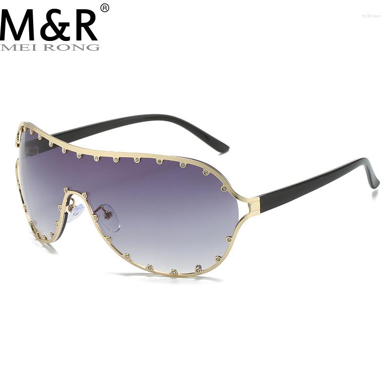 Sunglasses Rivet Ladies Rimless Designer Metal Frame Gradient Large Colored Sun Glasses Shadow For Women UV400
Sunglasses Rivet Ladies Rimless Designer Metal Frame Gradient Large Colored Sun Glasses Shadow For Women UV400