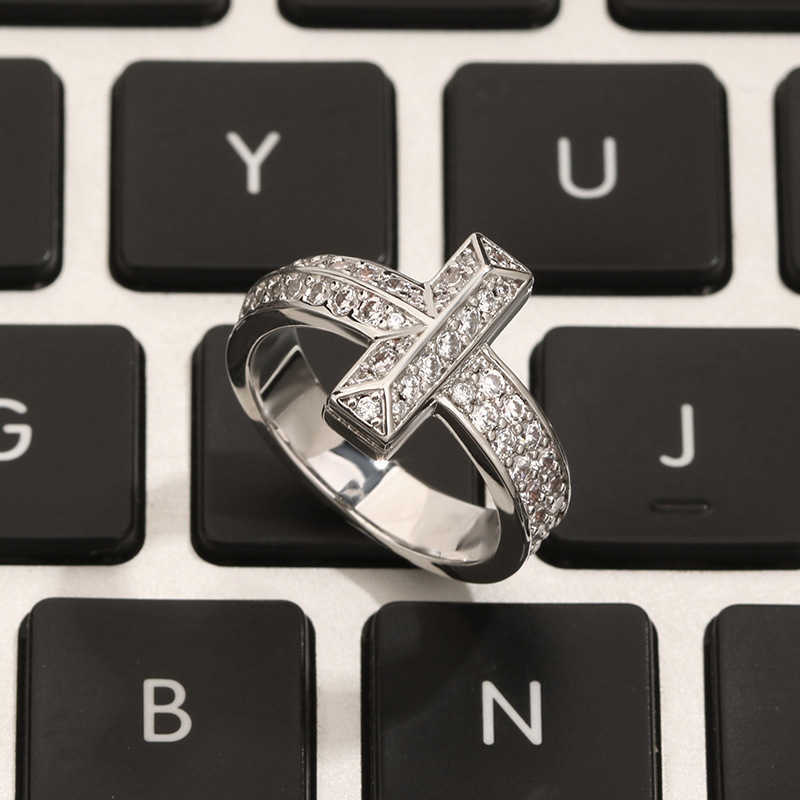 high-quality T-shaped zircon universal couple ring headwear for men and womenA8IS 
high-quality T-shaped zircon universal couple ring headwear for men and womenA8IS