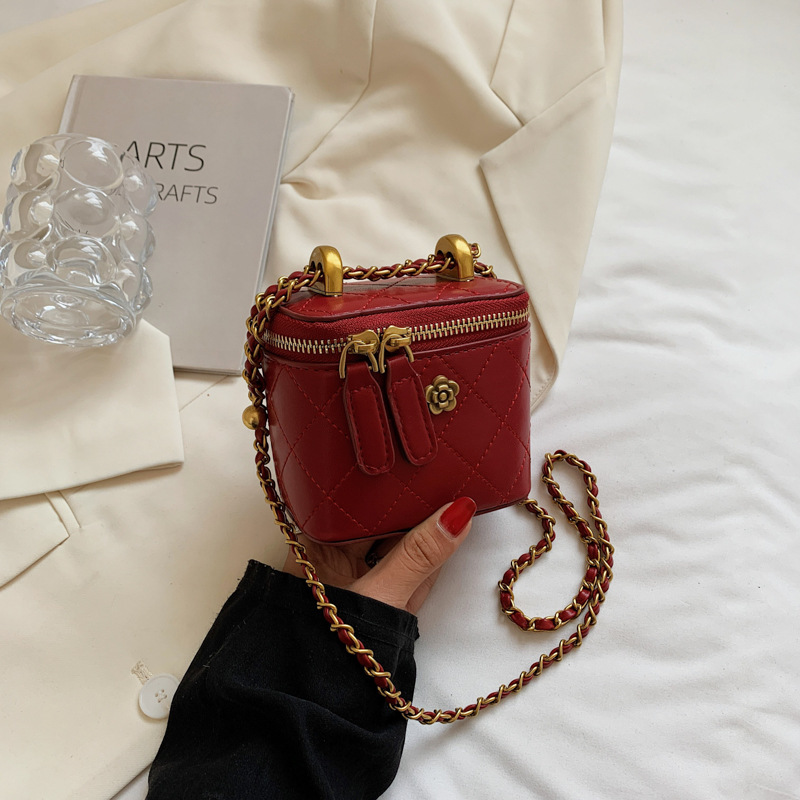 High qualityy dune handbags Womens Designer Leather Shoulder Bags HandbagTravel Fashion Round box bag Mini Ringer Bag with small flowers, White
High qualityy dune handbags Womens Designer Leather Shoulder Bags HandbagTravel Fashion Round box bag Mini Ringer Bag with small flowers, White