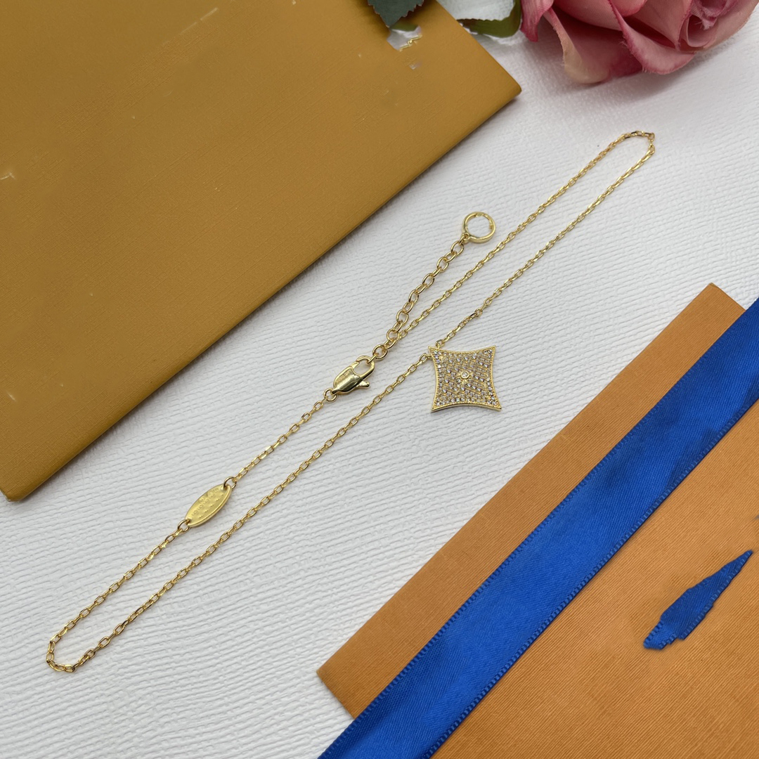 Women Luxury Designer Pendant Necklaces Louisity Brand Fashion Jewelry Metal Letter Viutonity Crystal For Woman Trend Chains Necklace cjeweler fg23
Women Luxury Designer Pendant Necklaces Louisity Brand Fashion Jewelry Metal Letter Viutonity Crystal For Woman Trend Chains Necklace cjeweler fg23
