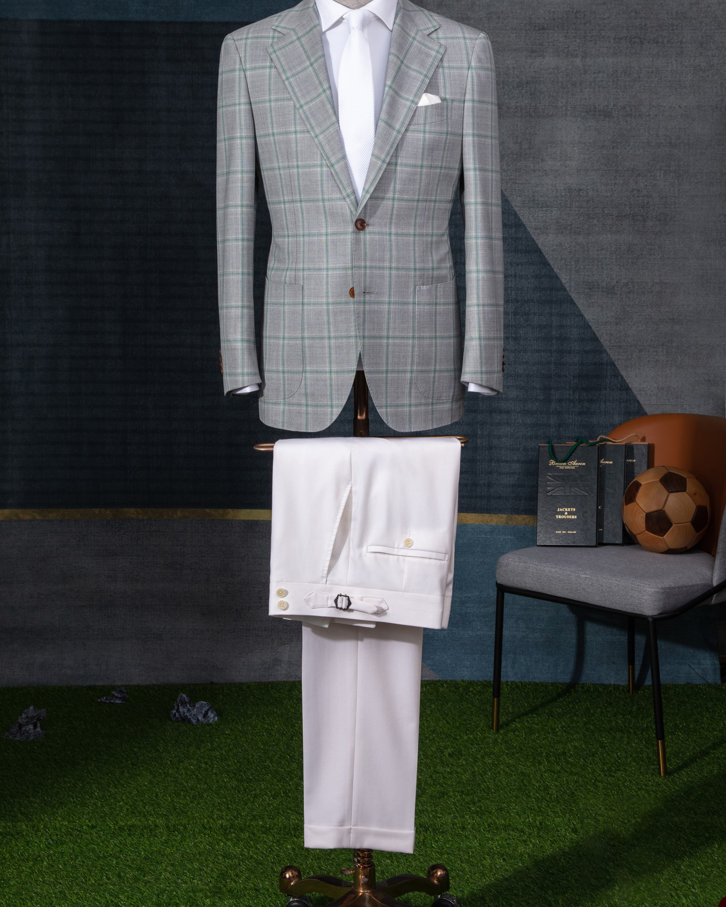 Two Pieces Wedding Tuxedos Men Suits Handsome Applicants Shawl Lapel Suit Plaid Two Buttons Three Packets Customized Pockets Multi-scenario Coat Casua