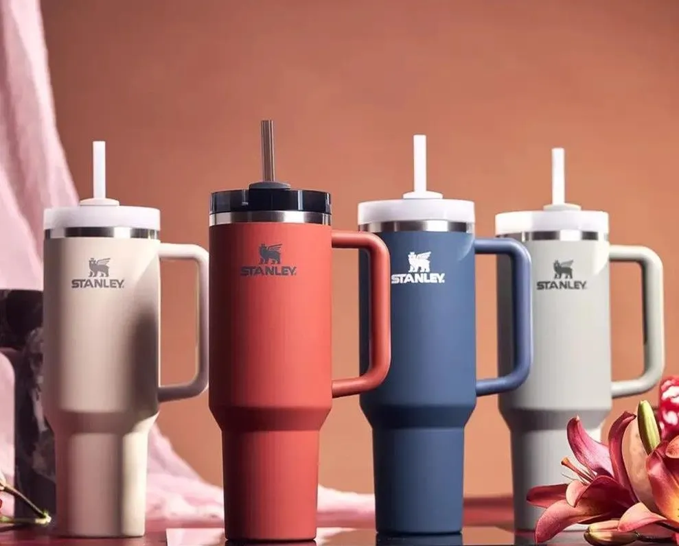 Wholesale With Stanley Logo 40oz Stainless Steel Tumblers Cups With Silicone Handle Lid And Straw Big Capacity Car Cups Vacuum Insulated Water Bottles, White
Wholesale With Stanley Logo 40oz Stainless Steel Tumblers Cups With Silicone Handle Lid And Straw Big Capacity Car Cups Vacuum Insulated Water Bottles, White